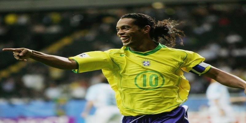 The Untold Magic of Ronaldinho: A Football Genius